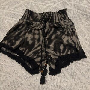 No Boundaries Women’s Small Short Shorts Black With Gray
